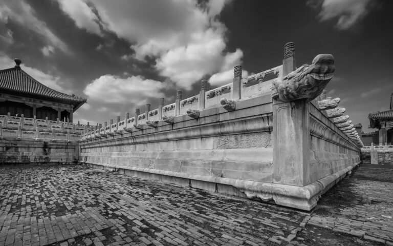 Zhao Li - Dragon-shaped-drainage